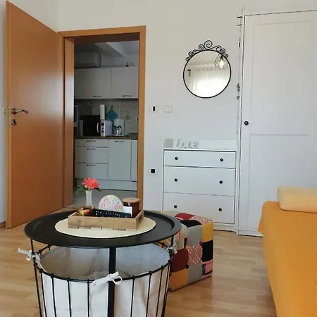 Irena With Sea View Apartmán Fažana