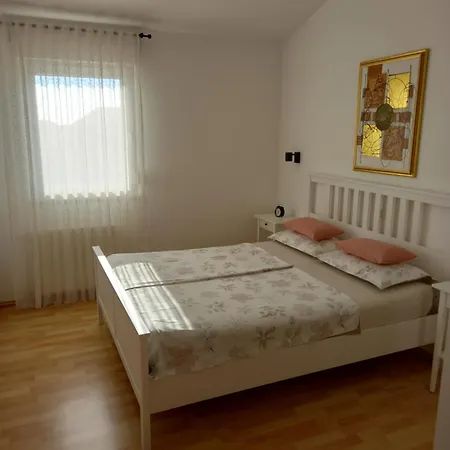 Irena With Sea View Apartmán Fažana